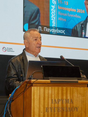 Η βράβευση του Παναγιώτη Παναγάκου για τη δωρεά στο «Ιπποκράτειο»