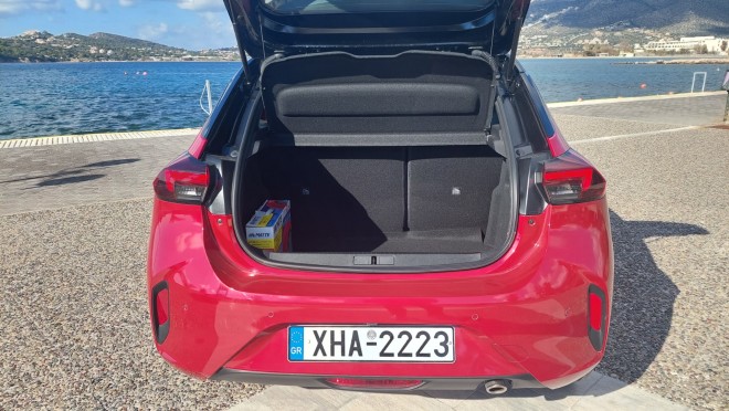 Οι χώροι αποσκευών του νέου Opel Corsa 1.2 Turbo AT8