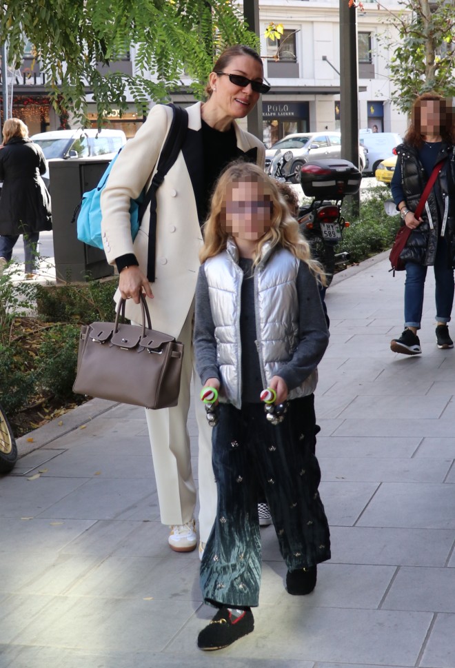 Η κόρη της Βίκυς Καγιά και του Ηλία Κρασσά έχει απαράμιλλο στυλ, όπως η μαμά της - Φωτογραφία NDP