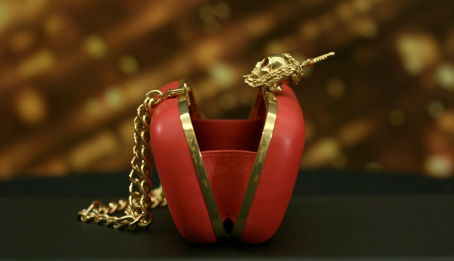 Cash or Trash: Clutch διάσημου Οίκου κλέβει τις εντυπώσεις & τις προσφορές!