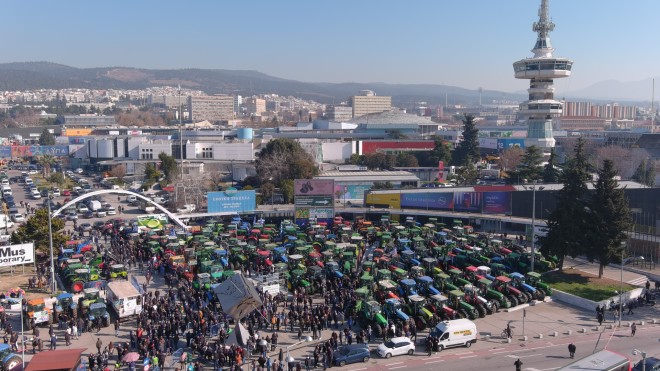  Εκατοντάδες παρατεταγμένα τρακτέρ έξω από τη Διεθνή Έκθεση Θεσσαλονίκης/ Eurokinissi Βερβερίδης Βασίλης