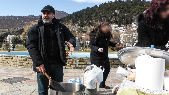 Ο Άλλος Άνθρωπος: Διανομή δωρεάν φαγητού στην Καστοριά, το 2015/ ΙΝΤΙΜΕ
