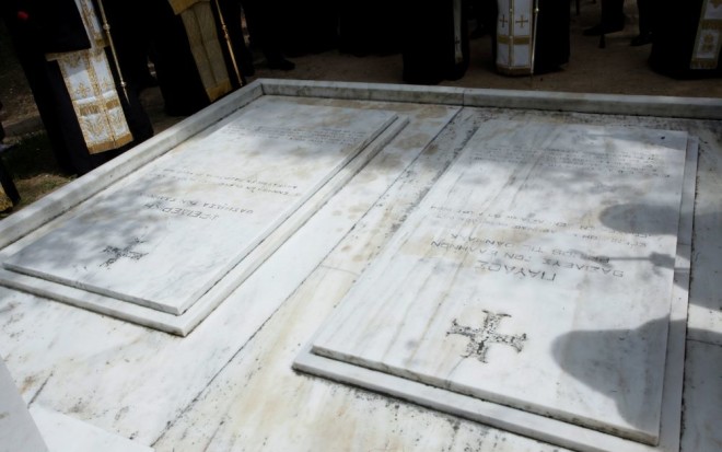 Τατόι: Οι βασιλικοί τάφοι 