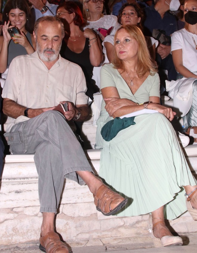 Ο Στέλιος Μάινας με τη σύζυγό του, Κάτια Στερελάκη, στο Ηρώδειο /Φωτογραφία: NDP Photo Agency 