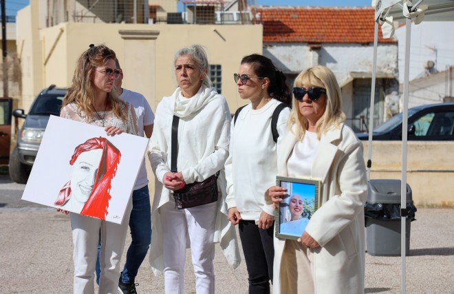 Ραφαέλα Πιτσικάλη: Την αποχαιρετούν ντυμένοι στα λευκά