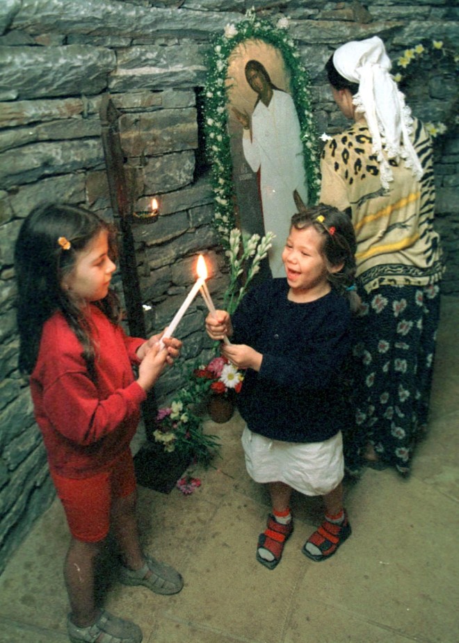 Γιορτή στον ναό του Αγίου Υακίνθου στα Ανώγεια, το 1999/ Eurokinissi