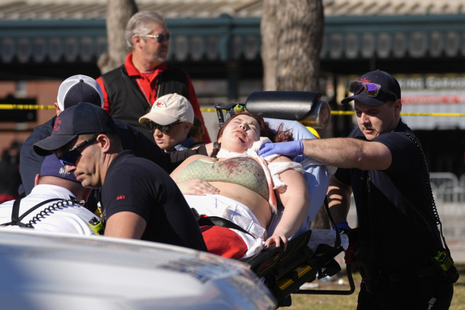 21 άτομα τραυματίστηκαν στην επίθεση στην παρέλαση για την κατάκτηση του Super Bowl στο Κάνσας - AP