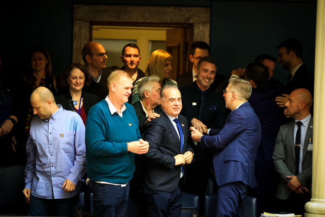Ο υπουργός Επικρατείας Α. Σκέρτσος και ο σύμβουλος του πρωθυπουργού Α. Πατέλης άκουσαν τα αποτελέσματα της ψηφοφορίας για τον γάμο των ομοφυλοφίλων από τα θεωρεία μαζί με τον Γιώργο Καπουτζίδη και τον Φώτη Σεργουλόπουλο - Eurokinissi