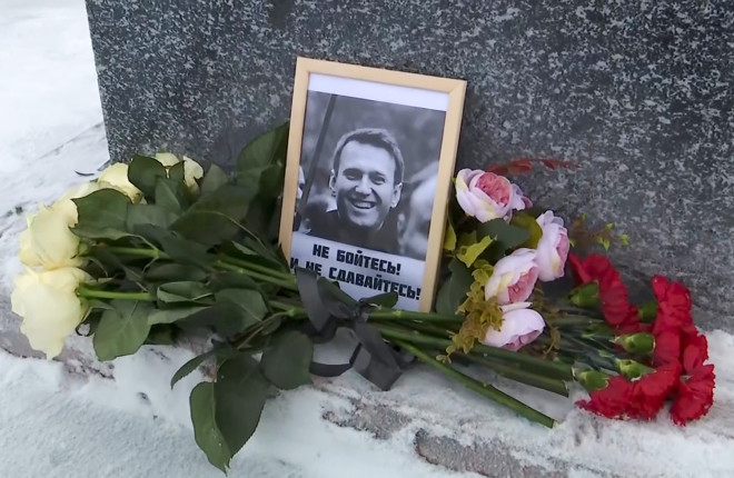 Ακτιβιστής ισχυρίστηκε πως ο Ναβάλνι πέθανε με μια γροθιά στην καρδιά