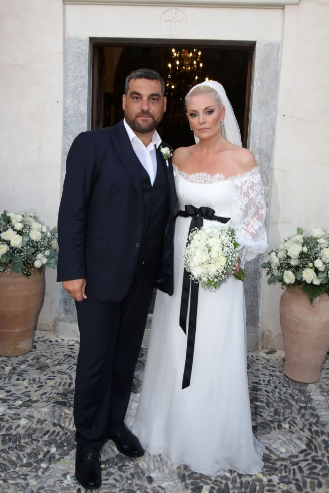 Ελισάβετ Μουτάφη και Μάνος Νιφλής παντρεύτηκαν στη Σαντορίνη, τον Σεπτέμβριο του 2018/ NDP