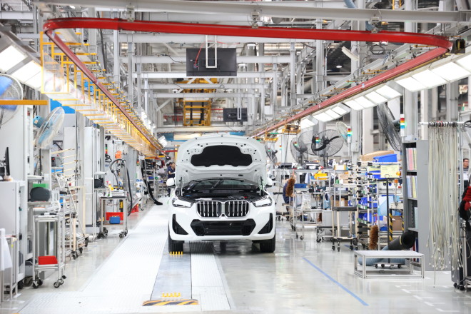 Το BMW Group εγκαινιάζει την κατασκευή εργοστασίου συναρμολόγησης μπαταριών