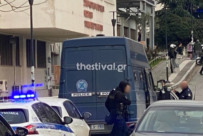 Επέμβαση στη Σχολή Θετικών Επιστημών του Αριστοτέλειου Πανεπιστημίου Θεσσαλονίκης πραγματοποίησαν δυνάμεις της Αστυνομίας το μεσημέρι του Σαββάτου.