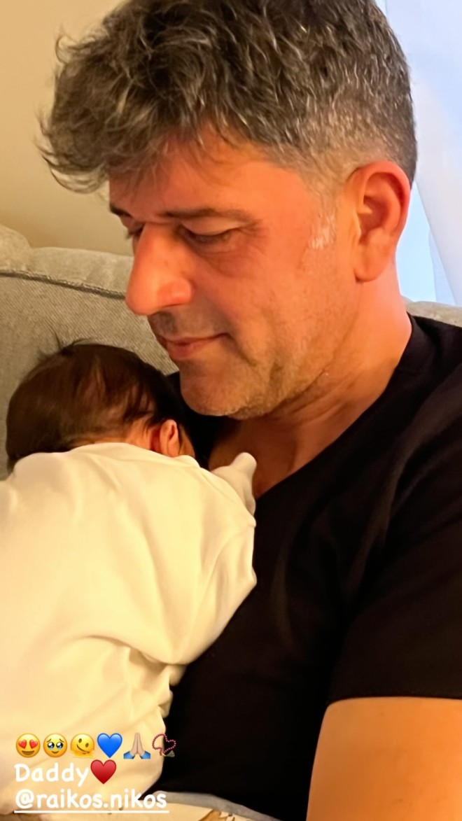Αντιγόνη Κουλουκάκου: Η φωτογραφία του συντρόφου της αγκαλιά με τον μπέμπη