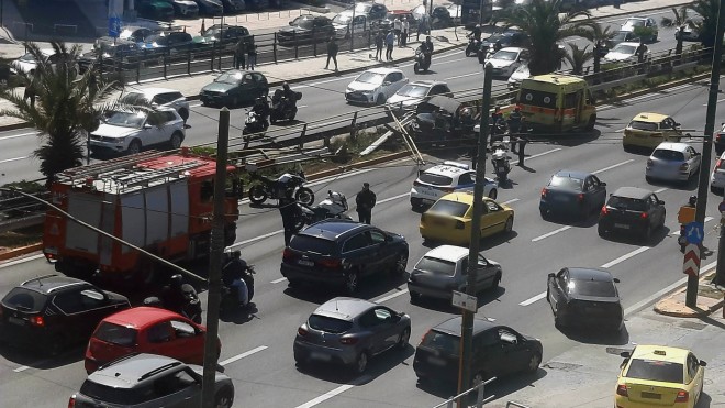 Σφοδρό τροχαίο ατύχημα στη Λεωφόρο Συγγρού