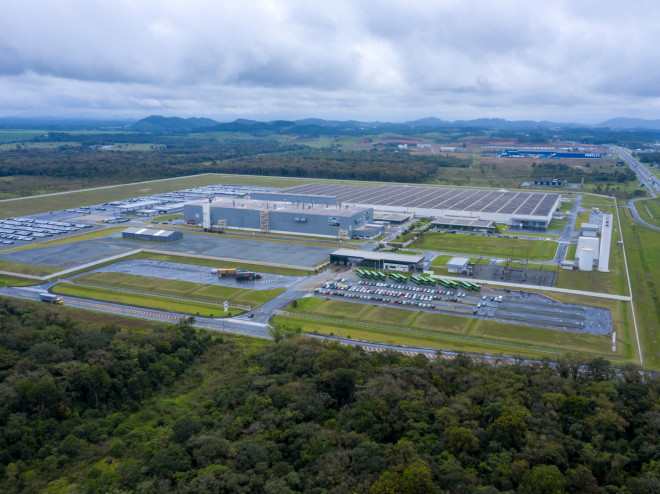 Η BMW εξηλεκτρίζει το εργοστάσιο της Araquari