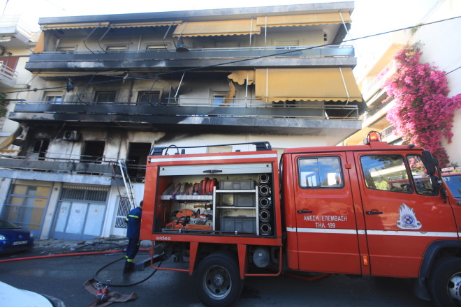 Φωτιά σε πολυκατοικία στη Ριζούπολη/ Eurokinissi Γιάννης Παναγόπουλος