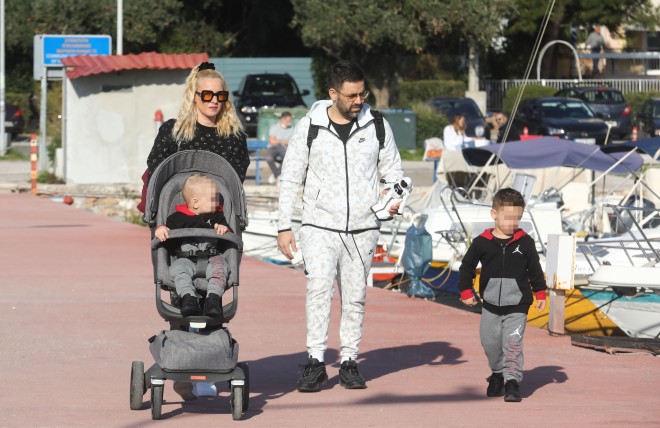 Γιώργος Γιαννιάς - Ελευθερία Παντελιδάκη με τους γιους τους, Στέφανο και Αντώνη, το 2021/ NDP