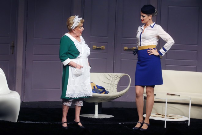 Βάσια Τριφύλλη-Ρέα Τουτουνζή στην επίσημη πρεμιέρα της παράστασης "Πετάει Πετάει", στο θέατρο Χυτήριο, το 2017/ NDP