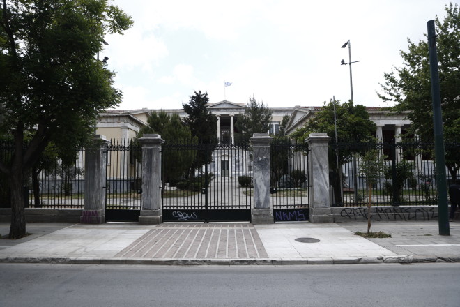 Έρημη πόλη η Αθήνα την Κυριακή του Πάσχα - Άδειοι οι δρόμοι