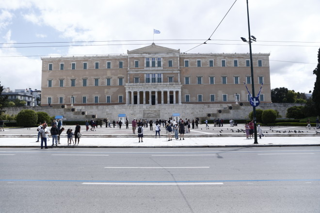 Έρημη πόλη η Αθήνα την Κυριακή του Πάσχα - Άδειοι οι δρόμοι