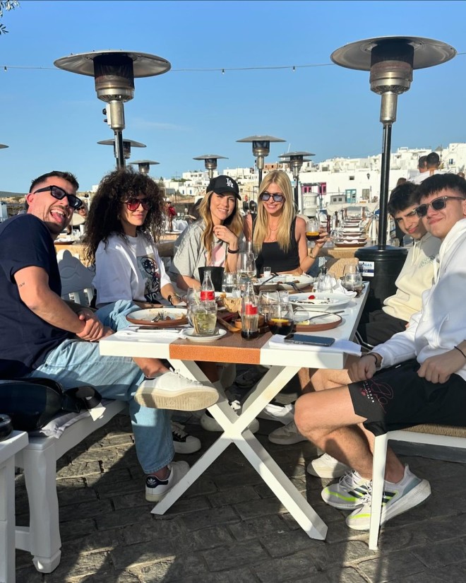 Πάσχα 2024: Πού έκανε Ανάσταση η ελληνική showbiz;