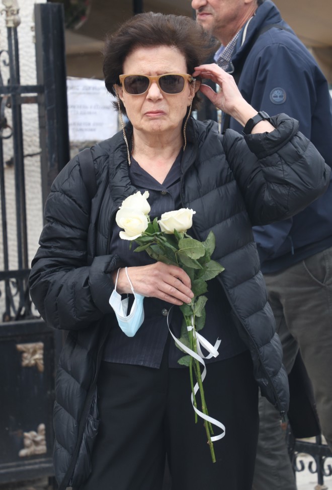 Κηδεία Άννας Παναγιωτοπούλου: Υβόννη Μαλτέζου