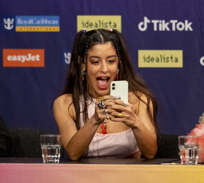 Η Μαρίνα Σάττι πιο ενθουσιασμένη από ποτέ στη συνέντευξη Τύπου μετά την πρόκριση της Ελλάδας στον τελικό της Eurovision 