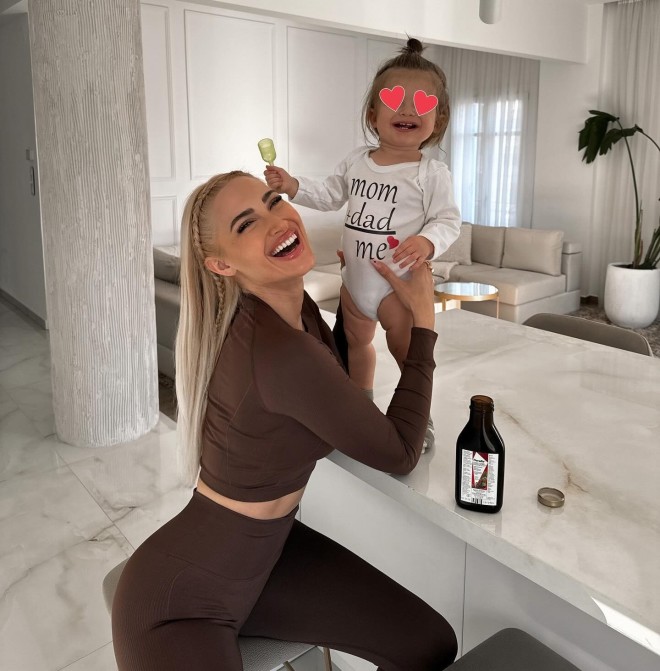 Η Ιωάννα Τούνη είναι η μεγαλύτερη mom influencer της Ελλάδας! 
