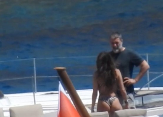 Χαλαρές στιγμές για το ερωτευμένο ζευγάρι