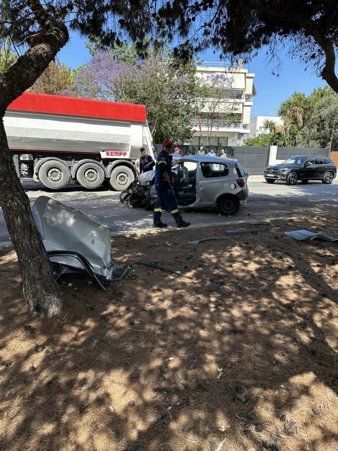 Τροχαίο Δυστύχημα στο Καβούρι 