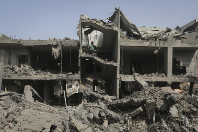 Ερείπια στη Γάζα μετά την επίθεση του Ισραήλ    