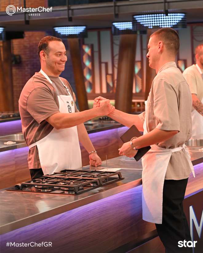 MasterChef: Ο Ηλίας κι ο Κώστας δίνουν τα χέρια!