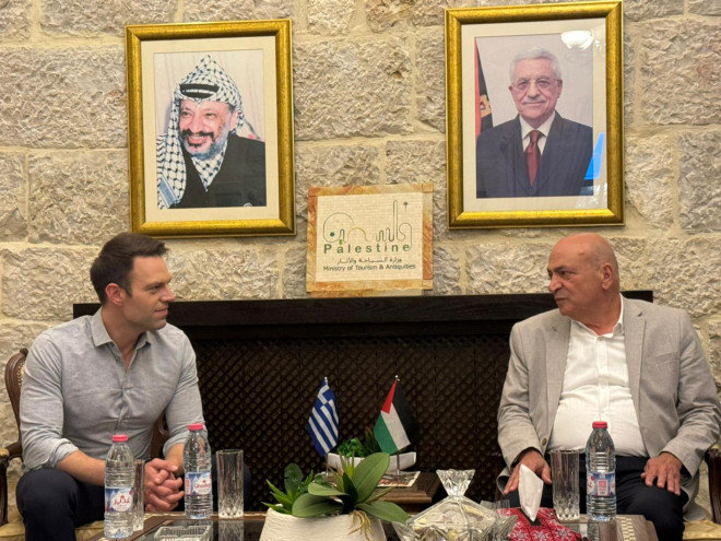 Στιγμιότυπο από τη συνάντησή του προέδρου του ΣΥΡΙΖΑ με τον υπουργό Τουρισμού και Αρχαιοτήτων της Παλαιστίνης