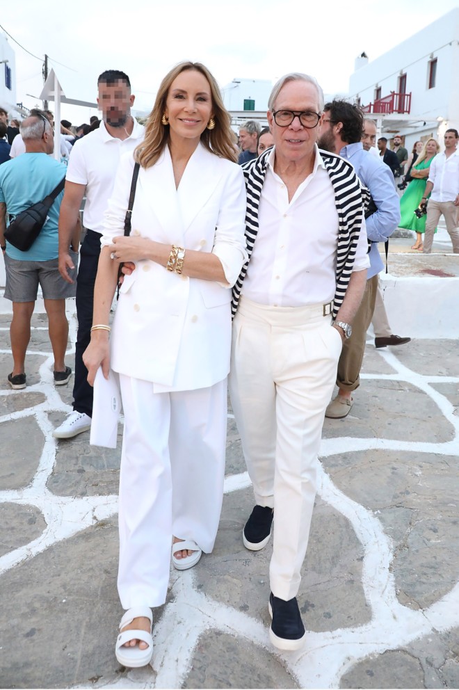 Ο Tommy Hilfiger στη Μύκονο - Οι επώνυμες Ελληνίδες καλεσμένες του