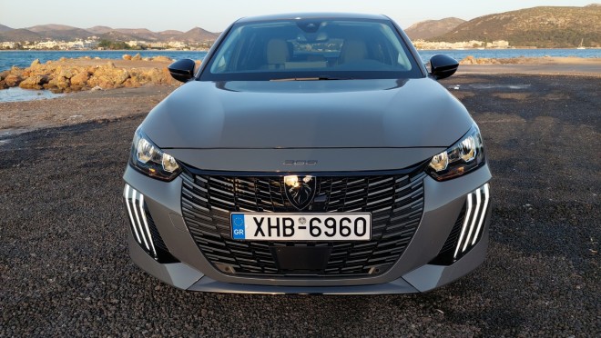 Peugeot 208 1.2 Hybrid 100 e-DSC6: Δοκιμάζουμε το ανανεωμένο μοντέλο