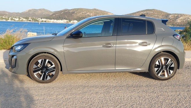 Peugeot 208 1.2 Hybrid 100 e-DSC6: Δοκιμάζουμε το ανανεωμένο μοντέλο