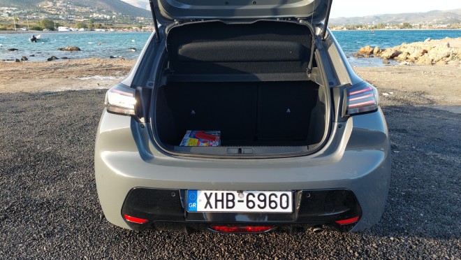 Ο ΄χωρος απαοκσευών του Peugeot 208 1.2 Hybrid 100 e-DSC6