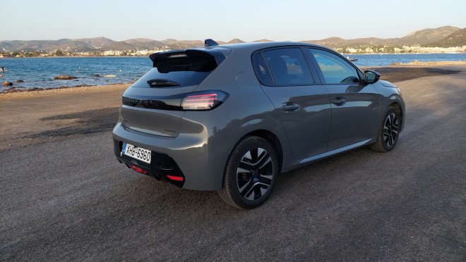 Peugeot 208 1.2 Hybrid 100 e-DSC6: Δοκιμάζουμε το ανανεωμένο μοντέλο