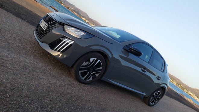 Peugeot 208 1.2 Hybrid 100 e-DSC6: Δοκιμάζουμε το ανανεωμένο μοντέλο