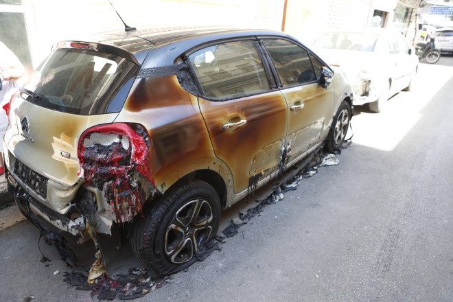 Κάτω Πατήσια: Κάηκε τριώροφη πολυκατοικία- Ζημιές σε 6 αυτοκίνητα/ Εurokinissi Σωτήρης Δημητρόπουλος