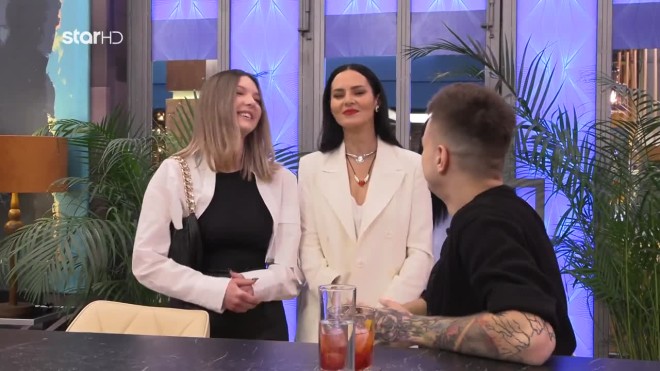 First Dates: Σάστισε η Ναταλία με τον YouTuber: «Είναι το εφηβικό μου κρας»