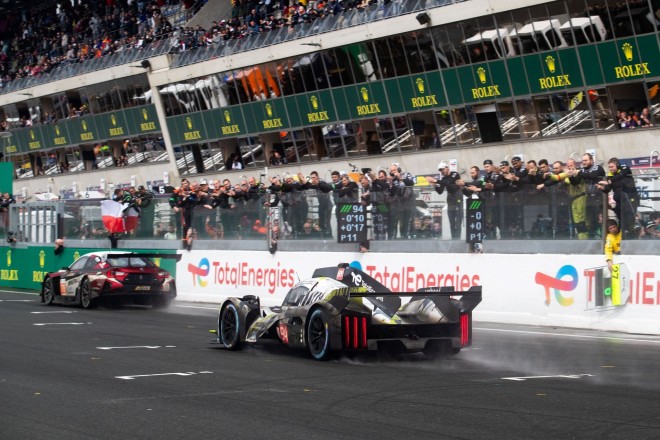 24 Hours of Le Mans: Και τα δύο PEUGEOT 9X8 2024 hypercars τερμάτισαν 