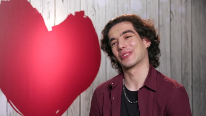 First Dates: Εξωγήινοι & NASA στο ραντεβού της Λούσι και του Σπύρου