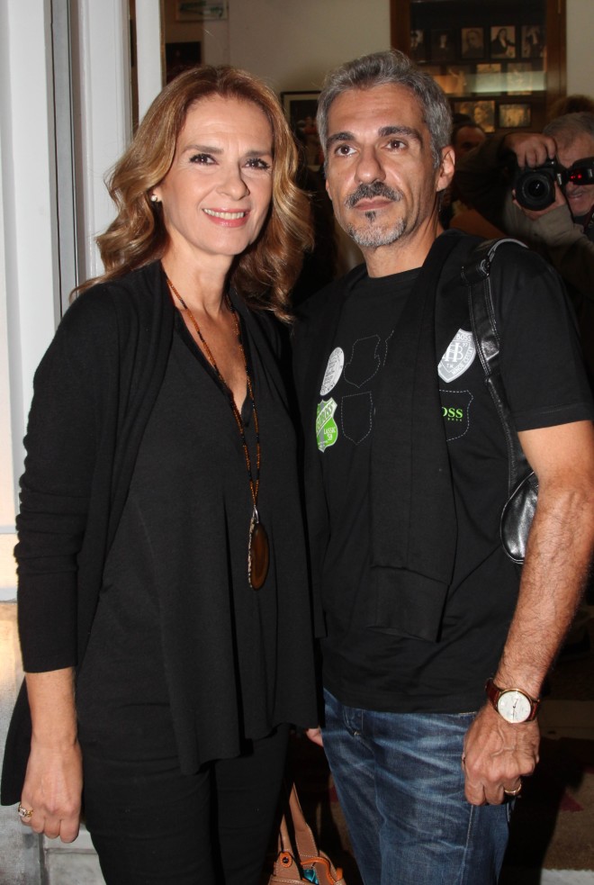 Η Πέγκυ Σταθακοπούλου με τον πρώην συζυγό της, Αλέξανδρο Καλδή, σε θεατρική παράσταση, το 2015/ NDP