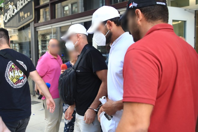 Φωτιά Ύδρα: Προφυλακίστηκαν ο πλοίαρχος και υποπλοίαρχος της θαλαμηγού