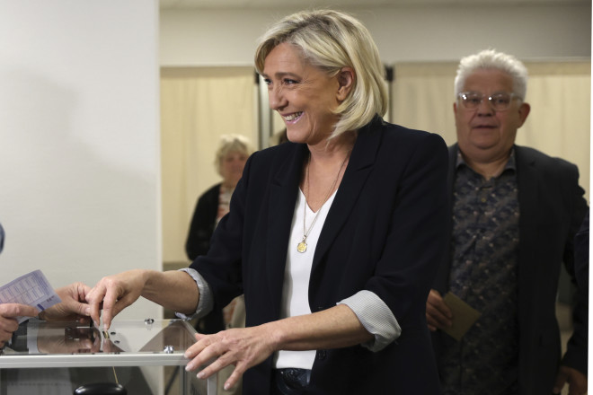 Εκλογές στη Γαλλία: Πρωτιά Λεπέν 