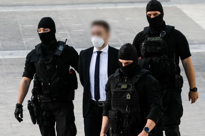 Οργισμένη η αντίδραση του πατέρα της Καρολάιν Κράουτς για τον γεγονός ότι ο πιλότος πέρασε στις πανελλήνιες - Eurokinissi