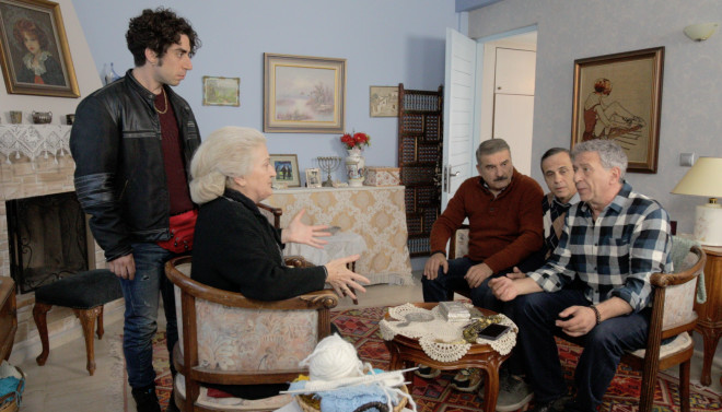 Στα Σύνορα: Μη χάσετε το τελευταίο επεισόδιο της αγαπημένης κωμικής σειράς