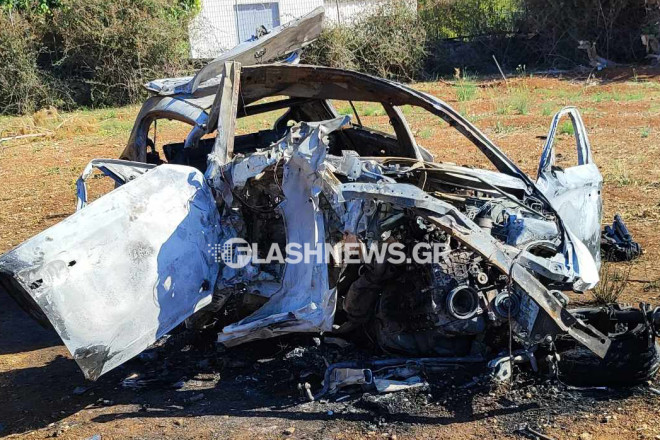 Το αυτοκίνητο του 23χρονου που τυλίχθηκε στις φλόγες μετά από τροχαίο στα Χανιά - Flashnews.gr