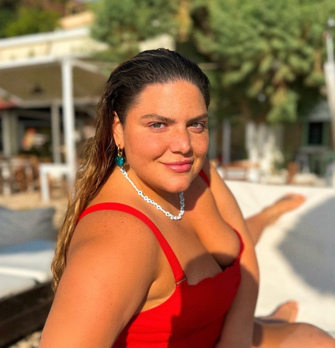 Η Δανάη Μπάρκα είναι... Summer girl κι αυτό φαίνεται!